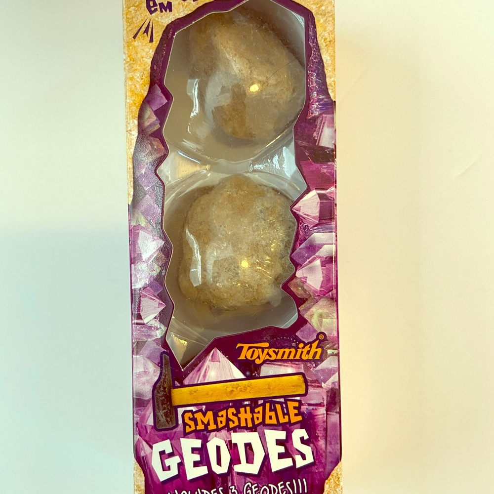 Toysmith Smashable Geodes toy